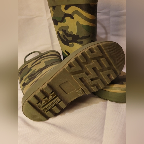 Youth Wellies Rain Boots Size 13 - Picture 2 of 2